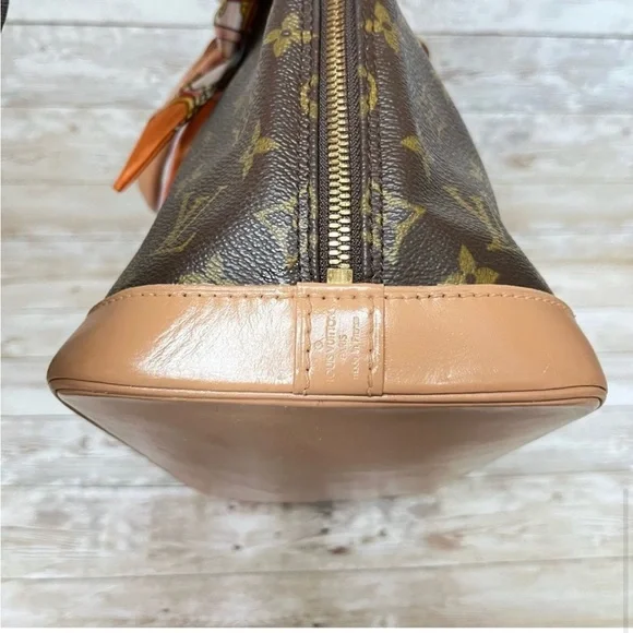 AUTHENTIC LOUIS VUITTON ALMA PM - Picture 7 of 10